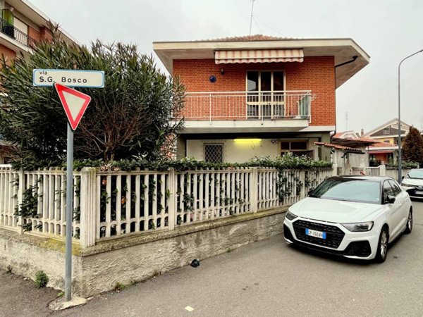 casa indipendente in vendita a La Loggia