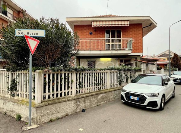 casa indipendente in vendita a La Loggia