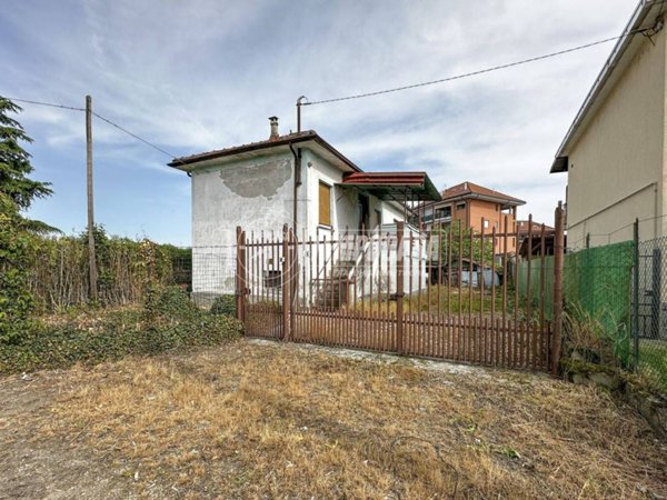 casa indipendente in vendita a La Loggia