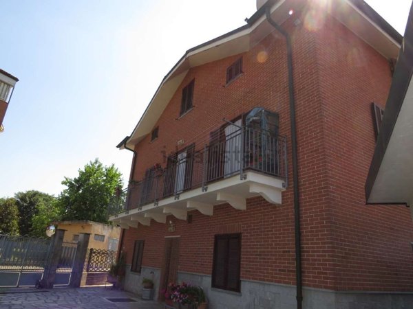 casa indipendente in vendita a La Loggia