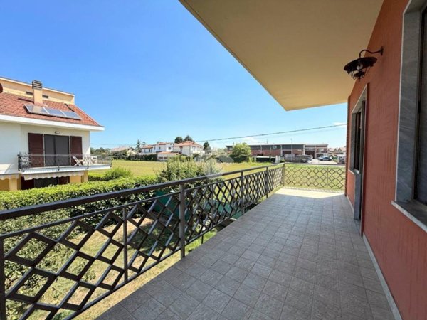 casa indipendente in vendita a La Loggia