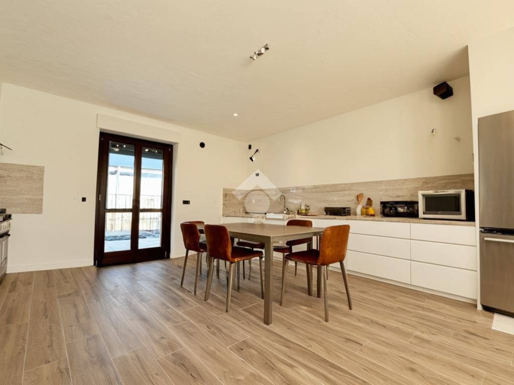 casa indipendente in vendita a La Loggia