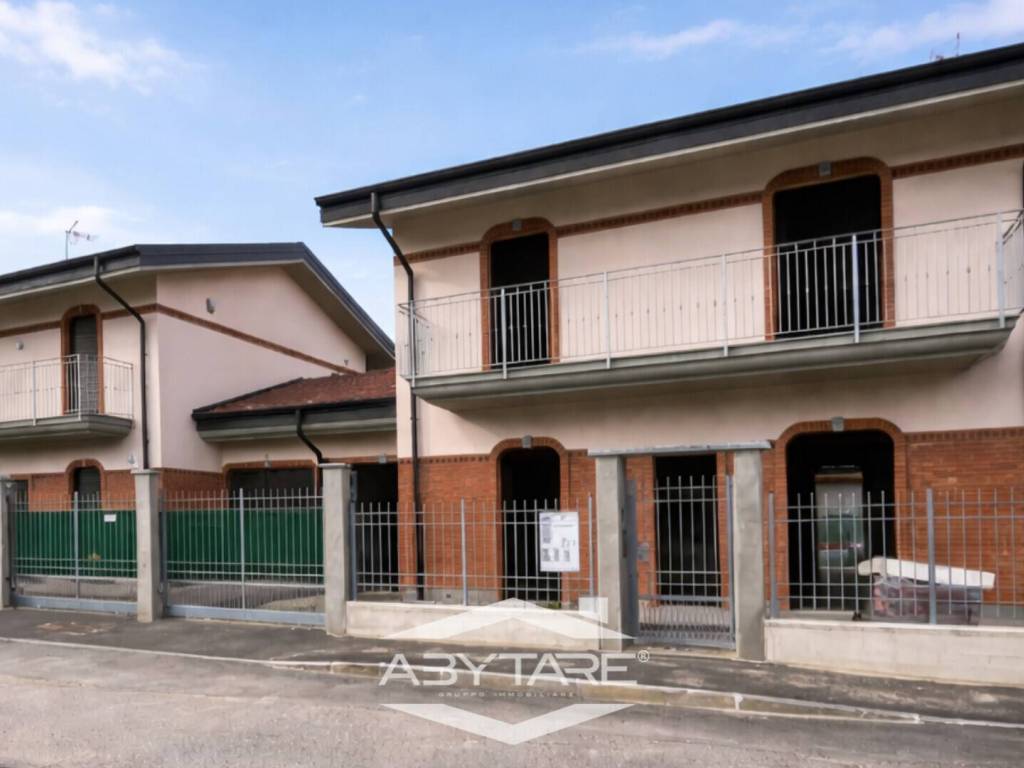casa indipendente in vendita a La Loggia