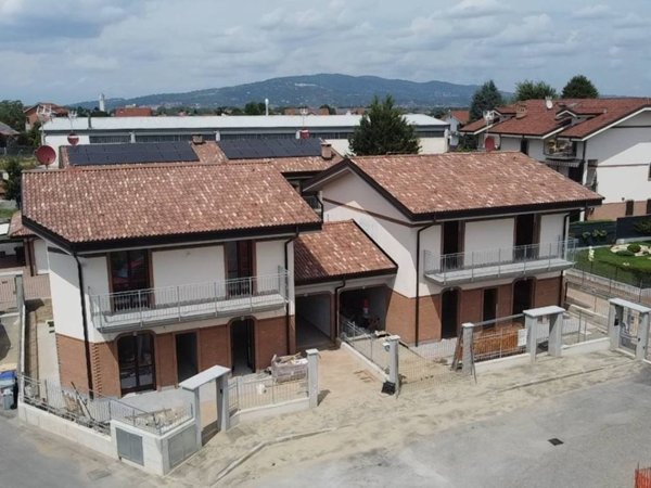 casa indipendente in vendita a La Loggia