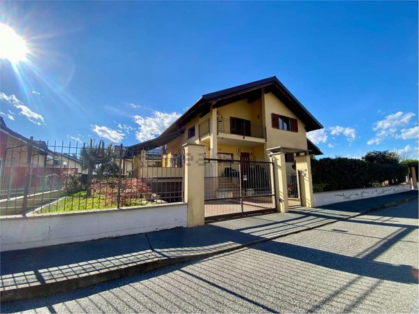 casa indipendente in vendita a La Loggia