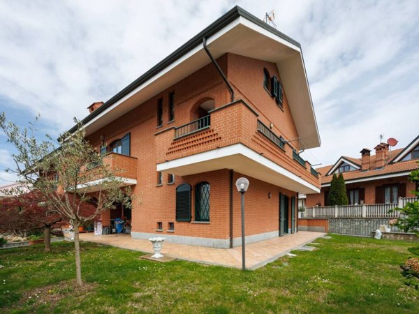 casa indipendente in vendita a La Loggia