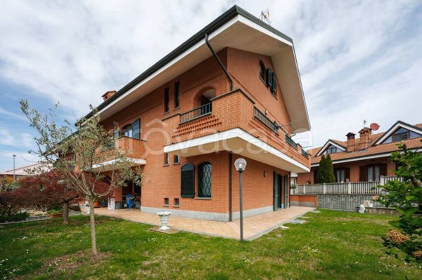 casa indipendente in vendita a La Loggia