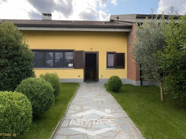 casa indipendente in vendita a La Loggia