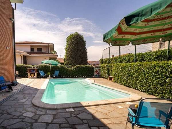 casa indipendente in vendita a La Loggia