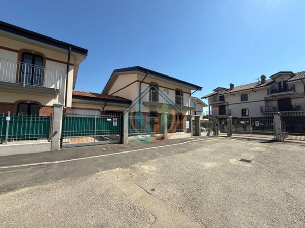 casa indipendente in vendita a La Loggia