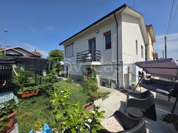 casa indipendente in vendita a La Loggia