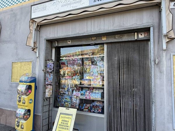 negozio in vendita a La Loggia