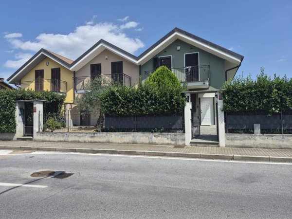 casa indipendente in vendita a La Loggia