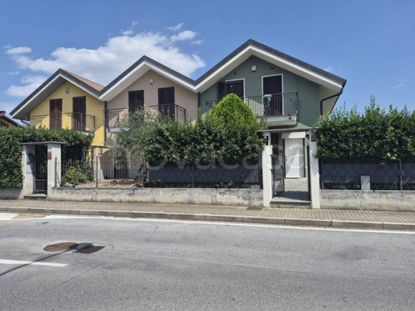 casa indipendente in vendita a La Loggia