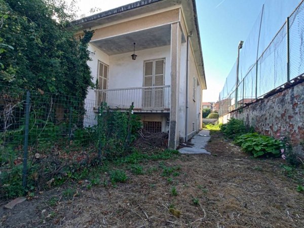 casa indipendente in vendita a La Loggia