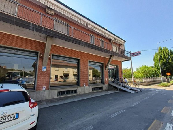 locale commerciale in vendita a La Loggia