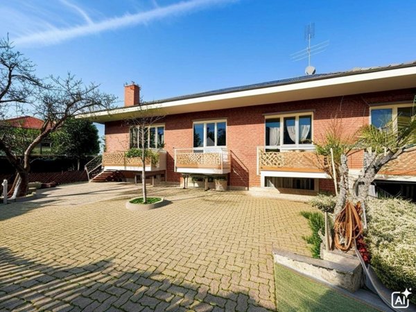 casa indipendente in vendita a La Loggia