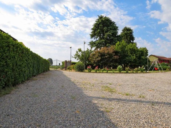 casa indipendente in vendita a La Loggia