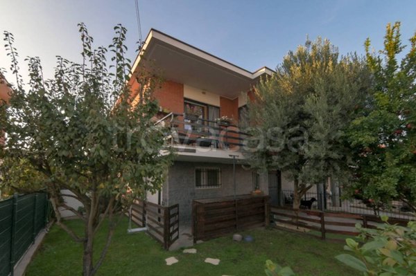 casa indipendente in vendita a La Loggia