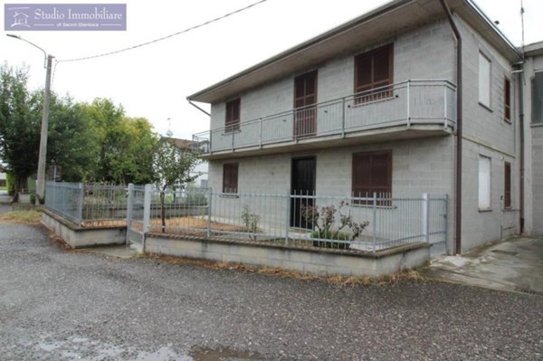 casa indipendente in vendita a Casatisma