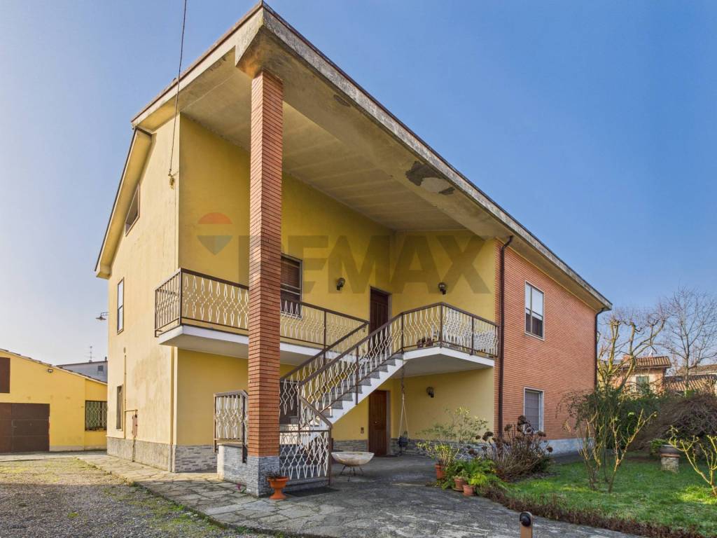 casa indipendente in vendita a Casatisma