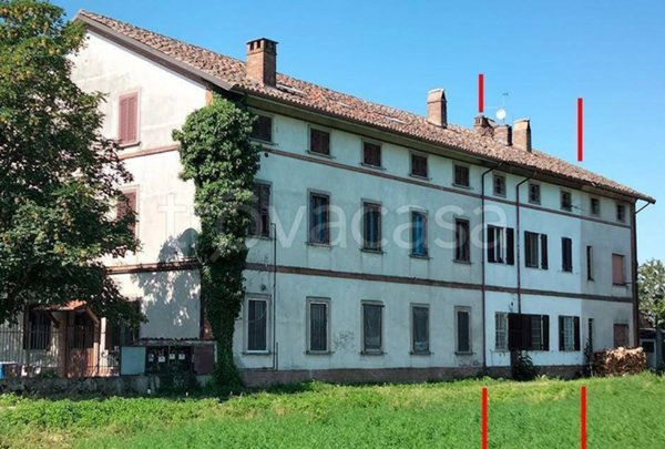 casa semindipendente in vendita a Casatisma