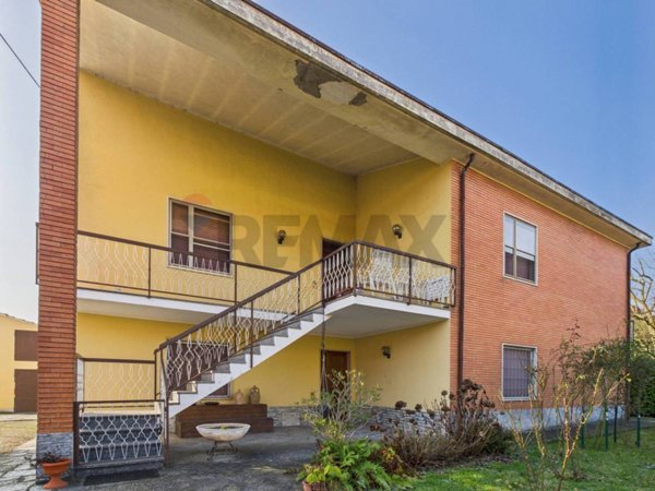 casa indipendente in vendita a Casatisma