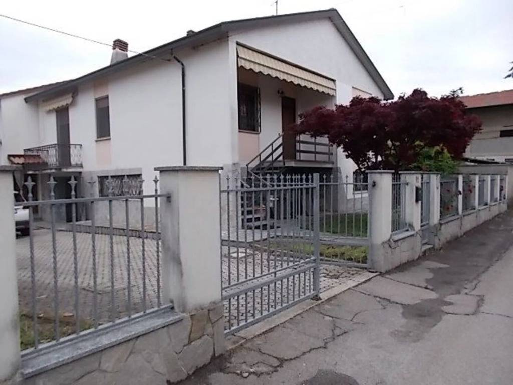 casa indipendente in vendita a Casei Gerola