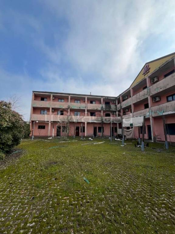 negozio in vendita a Casei Gerola