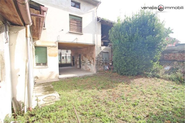 casa semindipendente in vendita a Casei Gerola in zona Gerola