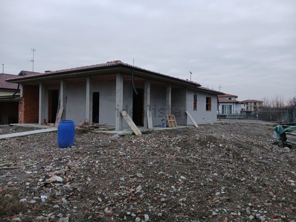 casa indipendente in vendita a Casei Gerola