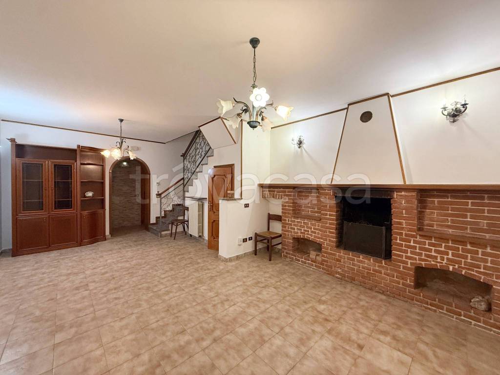 casa indipendente in vendita a Casei Gerola