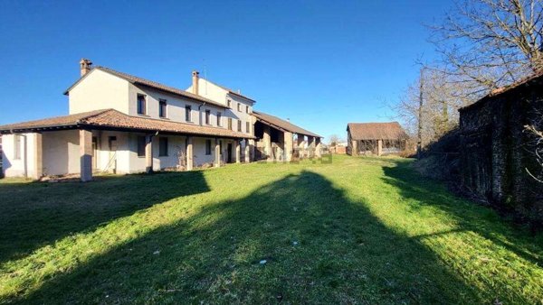 casa indipendente in vendita a Casei Gerola in zona Gerola