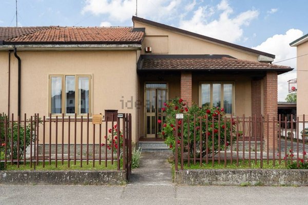casa indipendente in vendita a Casei Gerola