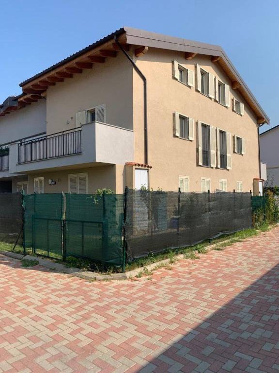 appartamento in vendita a Casorate Primo