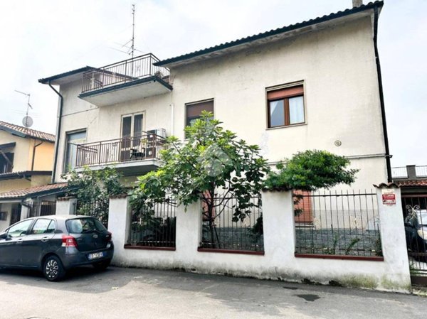 appartamento in vendita a Casorate Primo