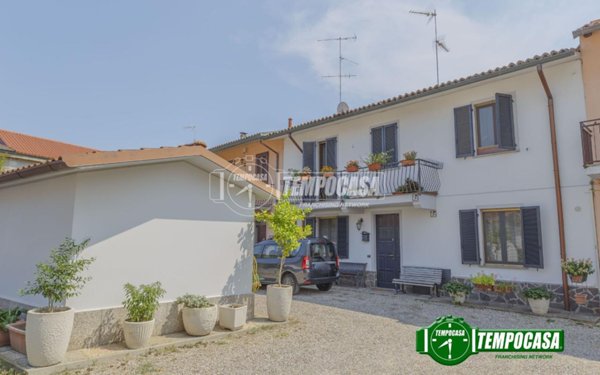 casa indipendente in vendita a Casorate Primo