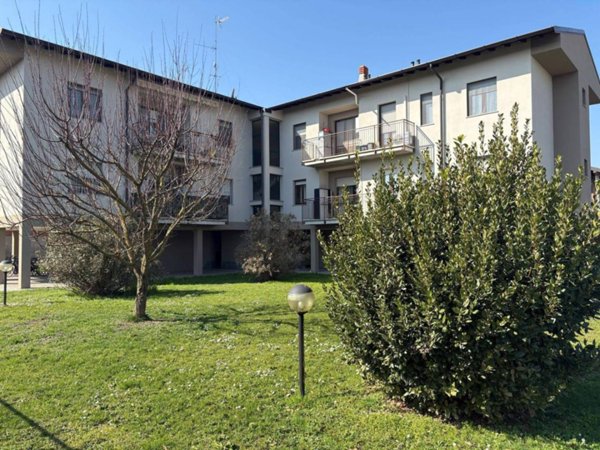 appartamento in vendita a Casorate Primo