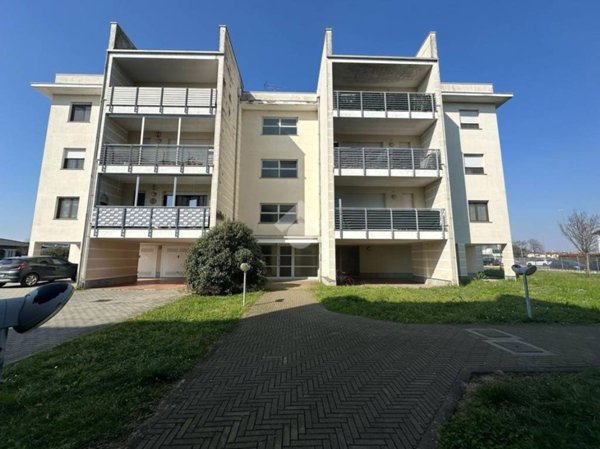 appartamento in vendita a Casorate Primo