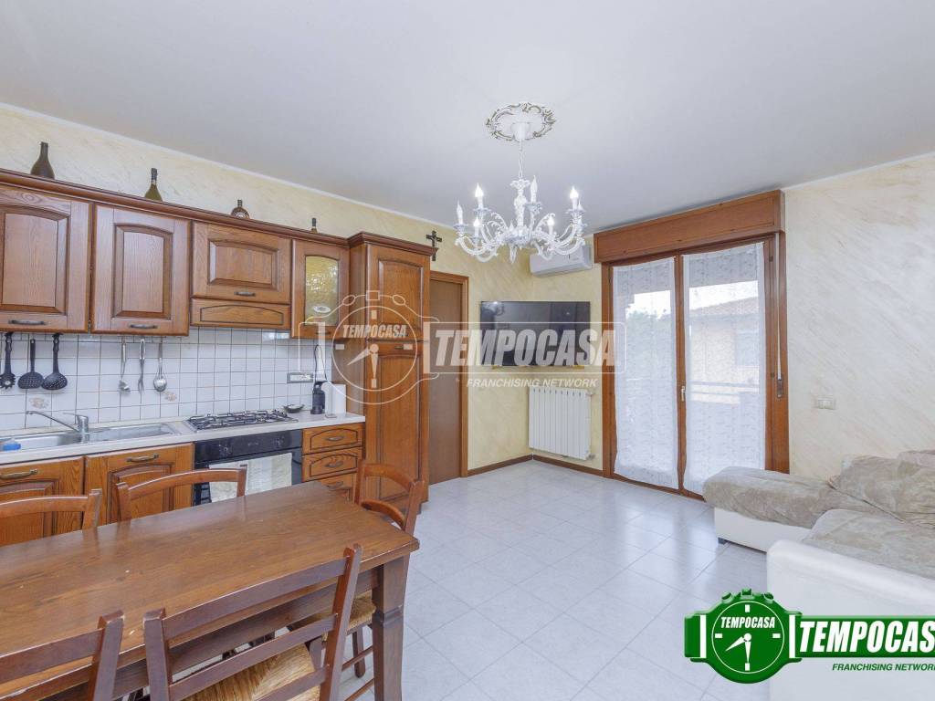 appartamento in vendita a Casorate Primo