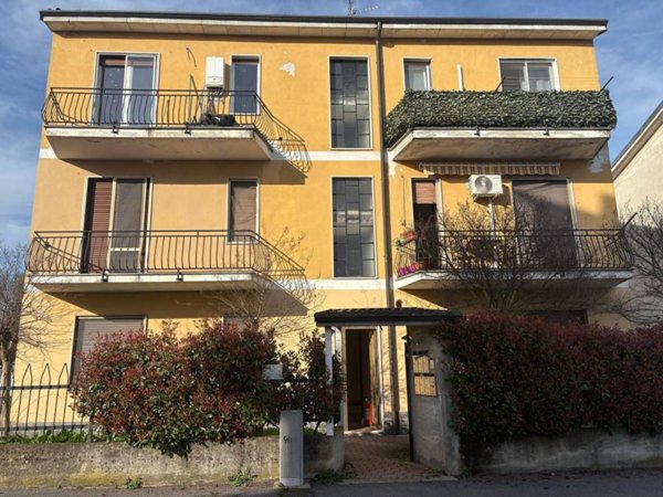 appartamento in vendita a Casorate Primo