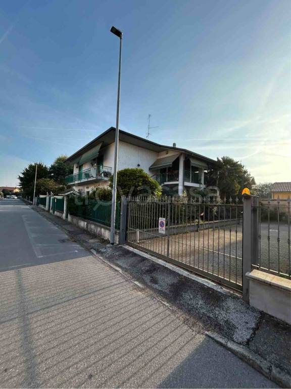 appartamento in vendita a Casorate Primo