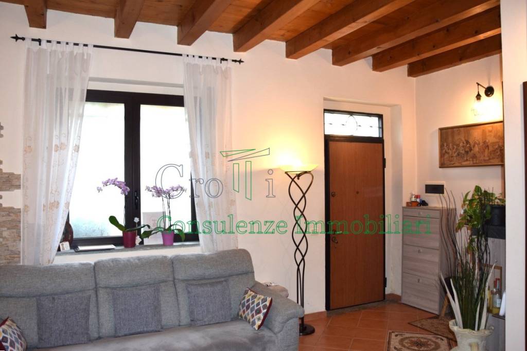 casa indipendente in vendita a Casorate Primo