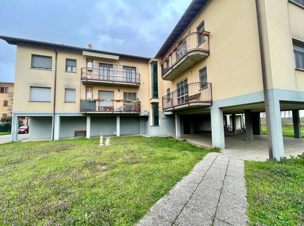 appartamento in vendita a Casorate Primo