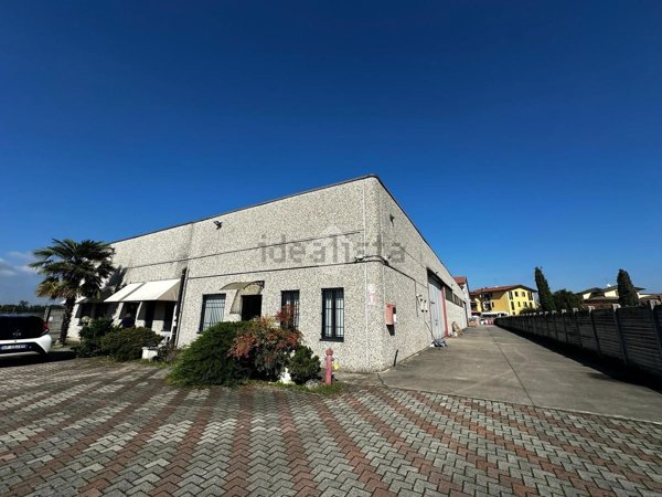 capannone in vendita a Casorate Primo