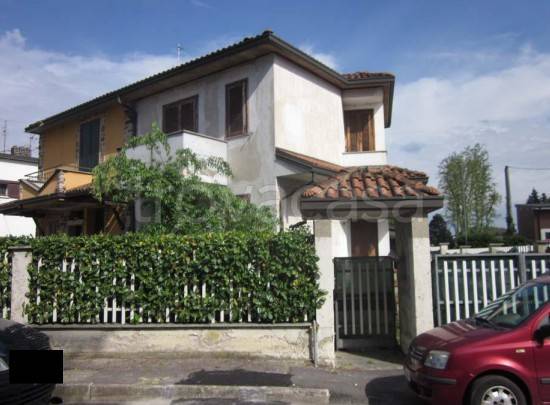 casa indipendente in vendita a Casorate Primo