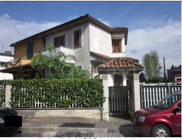 casa indipendente in vendita a Casorate Primo