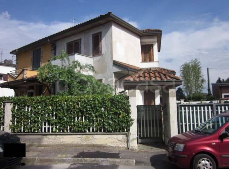 casa indipendente in vendita a Casorate Primo