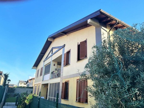 appartamento in vendita a Casorate Primo