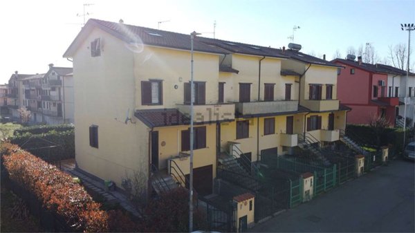casa indipendente in vendita a Casorate Primo